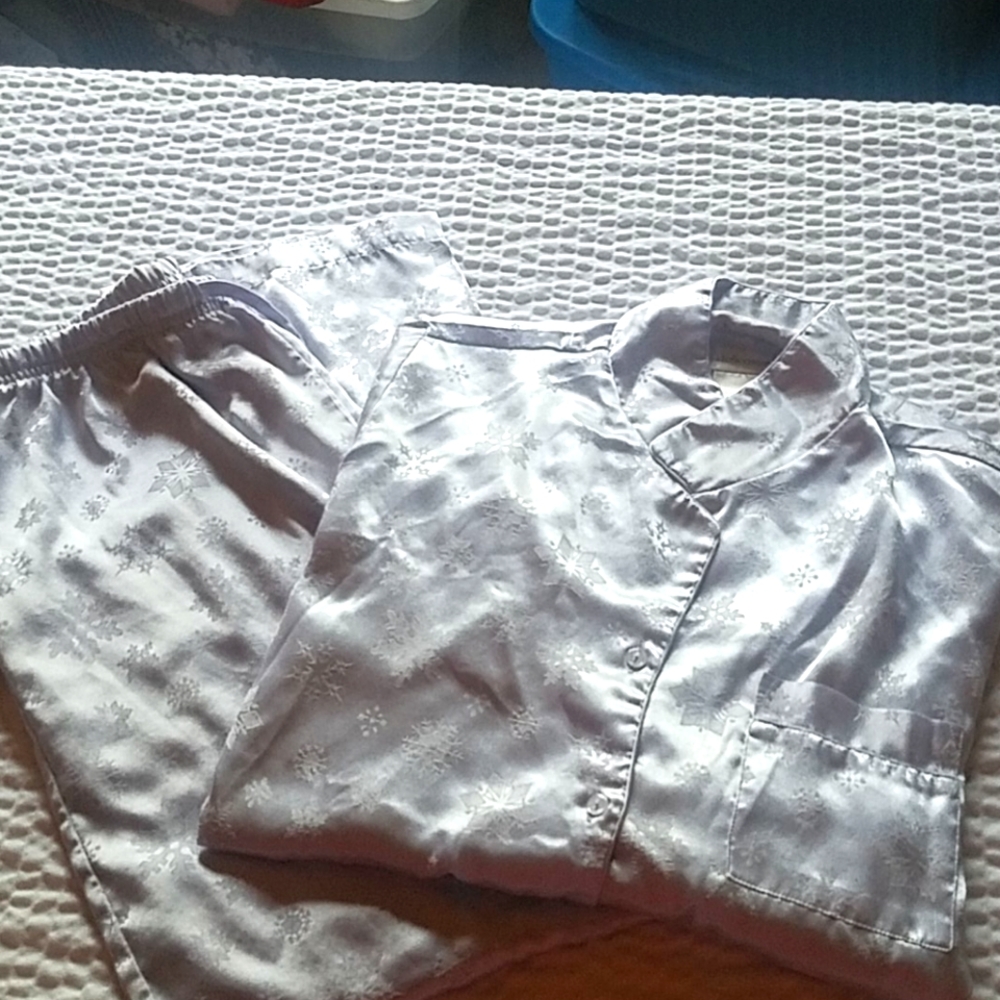 Delicates 2 piece pajama set